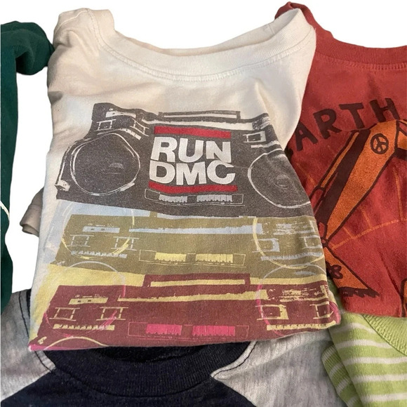 Old Navy Kid’s Graphic Tees Short Sleeve 10 Shirt Bundle - Picture 4 of 11